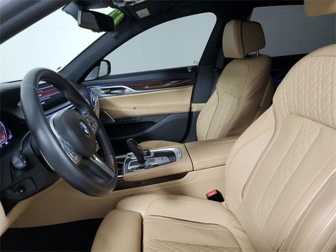 Used 2022 BMW 750i xDrive w/ Executive Package image 20