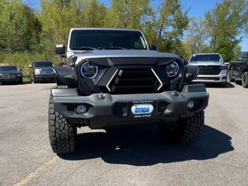 Used 2021 Jeep Wrangler Unlimited Sport AWD/4WD image 3