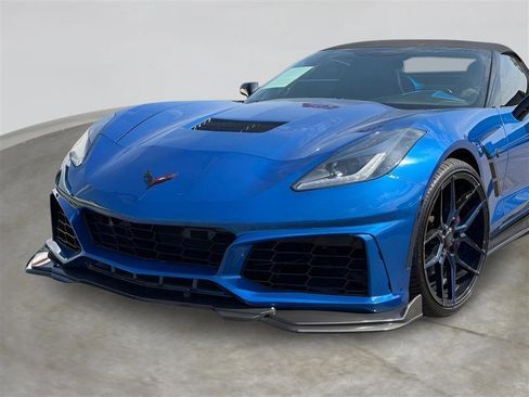 Used 2016 Chevrolet Corvette Stingray Convertible w/ Carbon Flash Badge Package RWD image 6