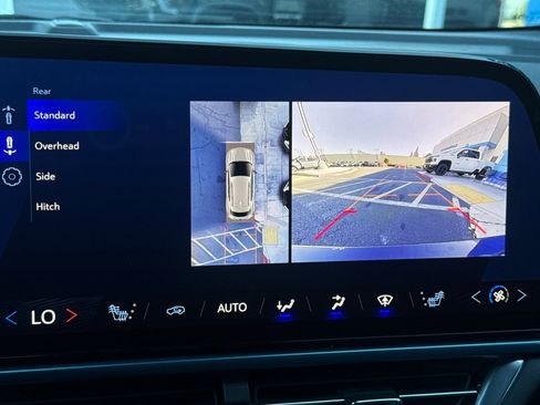 Used 2024 Chevrolet Equinox EV LT image 27