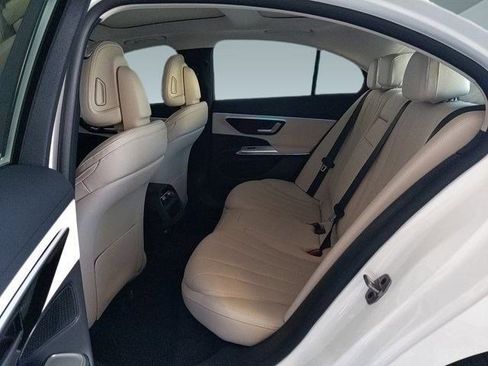 Used 2025 Mercedes-Benz E 350 Sedan image 18