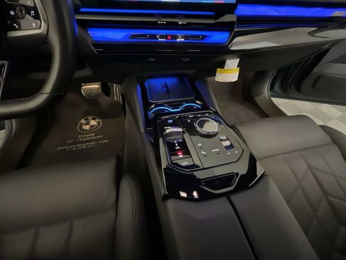Used 2024 BMW i5 M60 w/ Premium Package image 18