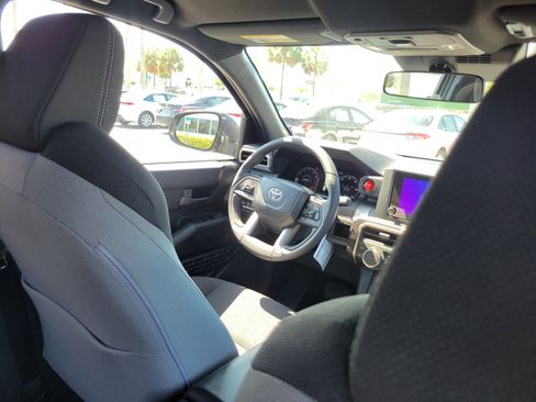 Used 2025 Toyota 4Runner 4WD image 15