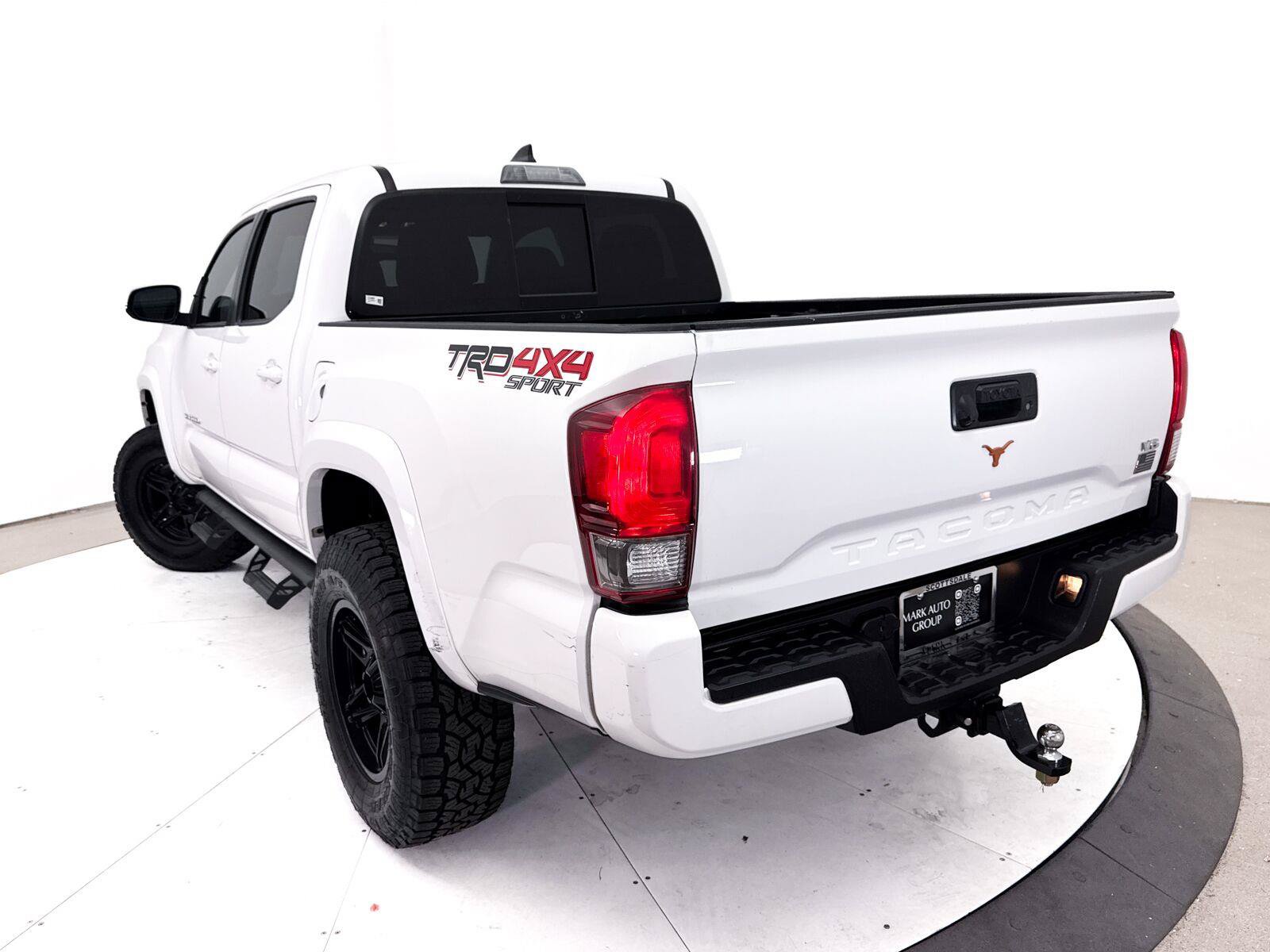 Used 2017 Toyota Tacoma TRD Sport w/ Tow Package (A/T) AWD/4WD image 6