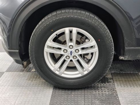 Used 2023 Ford Explorer XLT w/ Equipment Group 202A image 11