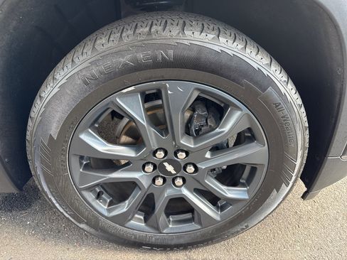 Used 2021 Chevrolet Traverse RS image 12