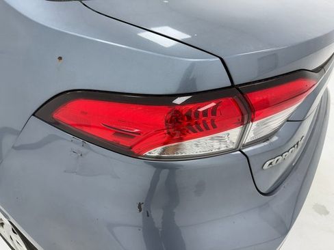 Used 2021 Toyota Corolla LE w/ Carpet Mat Package (TMS) image 16