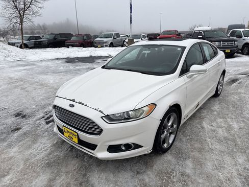 Used 2013 Ford Fusion SE image 2