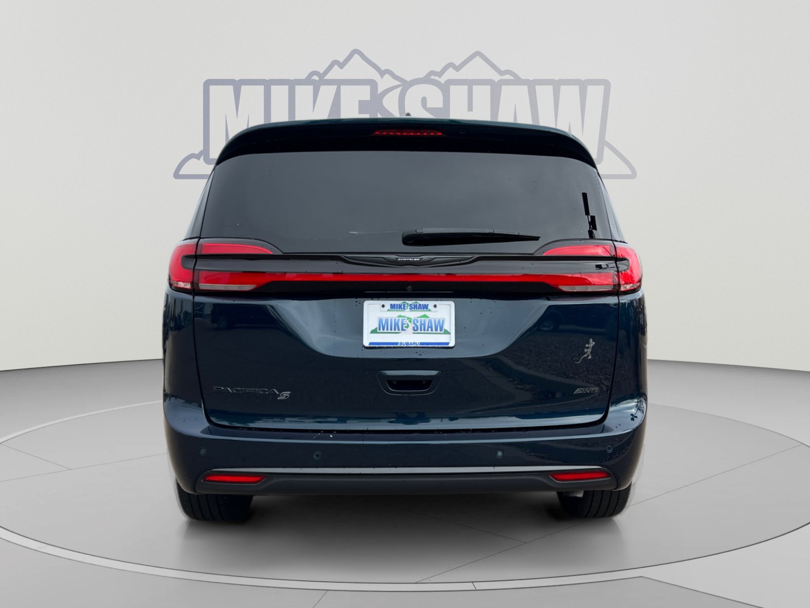 Used 2024 Chrysler Pacifica Touring-L w/ S Appearance Package AWD/4WD image 4