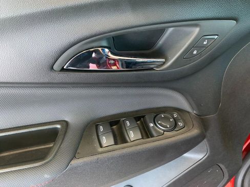 Used 2024 Chevrolet Equinox RS w/ RS Leather Package image 17