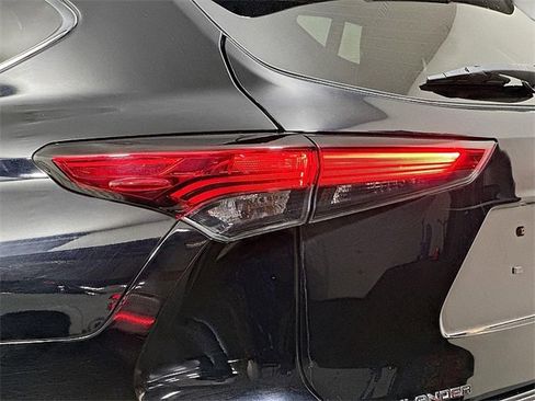 Used 2023 Toyota Highlander Limited image 36