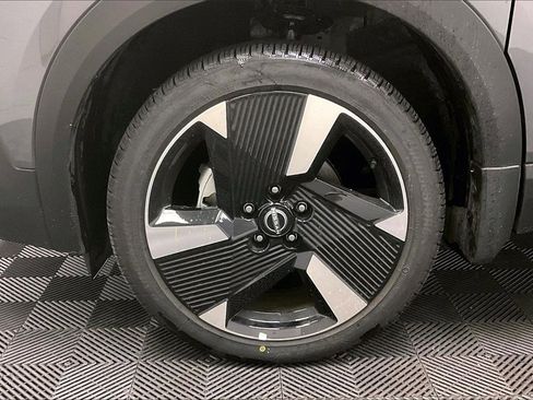 Certified 2025 Nissan Kicks SR image 8