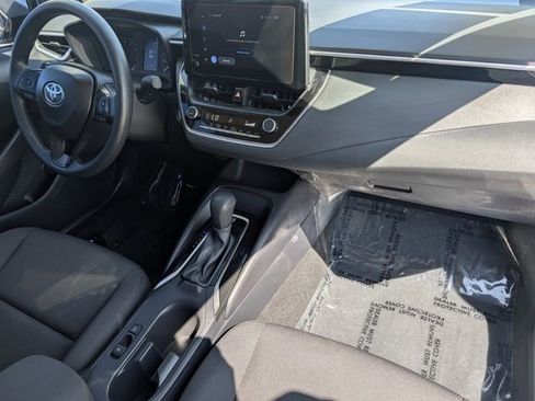 Used 2025 Toyota Corolla LE image 33