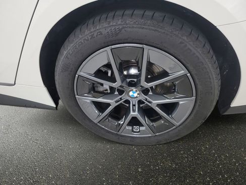 Certified 2025 BMW i4 eDrive40 image 9
