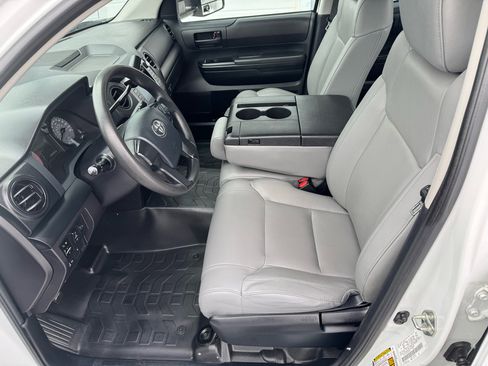 Used 2014 Toyota Tundra SR image 8