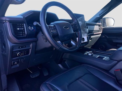 Used 2024 Ford Expedition Limited image 9