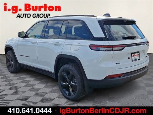 New 2025 Jeep Grand Cherokee Limited w/ Luxury Tech Group II image 3