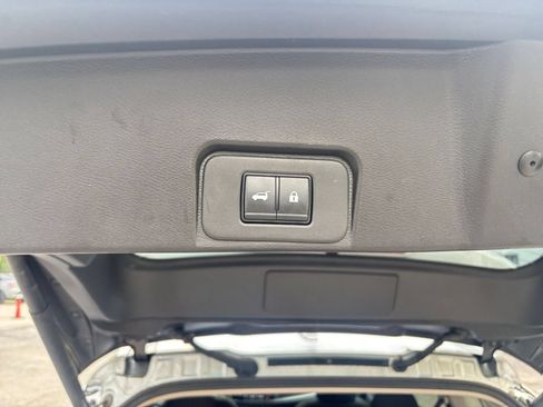 Used 2025 Nissan Rogue SV AWD/4WD image 23
