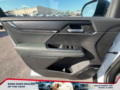 New 2026 GMC Acadia AT4 w/ Luxury Package image 24