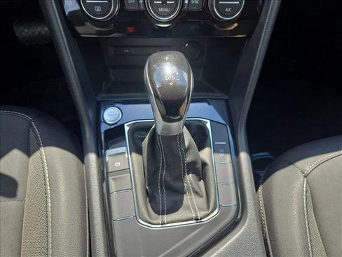 Used 2024 Volkswagen Taos SE image 11