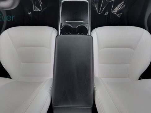 Used 2022 Tesla Model Y Performance image 25