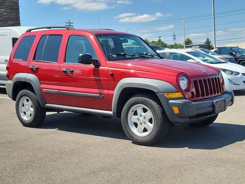 Used 2007 Jeep Liberty Sport AWD/4WD image 7