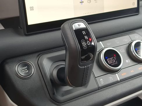 Certified 2025 Land Rover Defender 110 S image 33