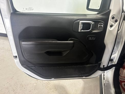Used 2025 Jeep Wrangler Unlimited Sport AWD/4WD image 20
