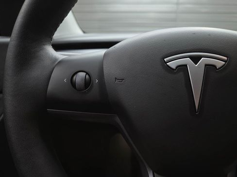 Used 2022 Tesla Model Y Long Range AWD/4WD image 20