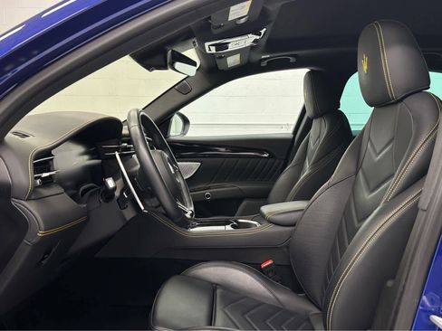 Used 2023 Maserati Grecale Modena AWD/4WD image 11