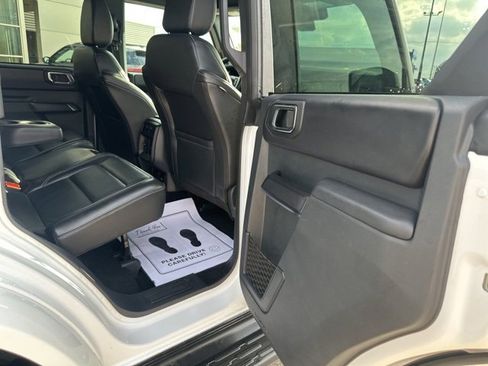 Used 2025 Ford Bronco Outer Banks image 16