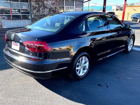 Used 2018 Volkswagen Passat 2.0T S image 6