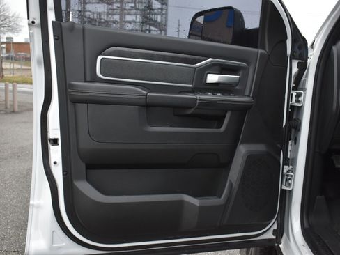 Used 2022 RAM 2500 Big Horn w/ Level C Equiment Group image 10