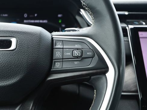 Used 2023 Jeep Grand Cherokee 4WD 4xe image 14