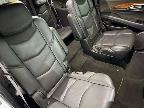 Used 2016 Cadillac Escalade Luxury RWD image 47