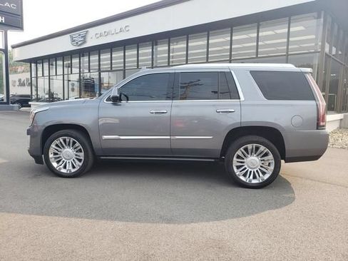 Used 2018 Cadillac Escalade Platinum AWD/4WD image 7