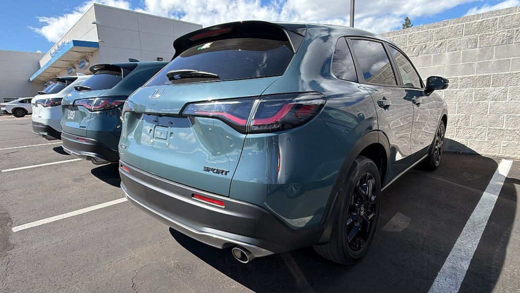 Used 2024 Honda HR-V Sport image 2