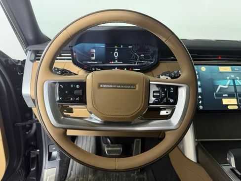 Used 2025 Land Rover Range Rover SE AWD/4WD image 18