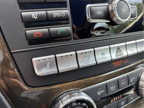 Used 2013 Mercedes-Benz SL 550 image 30