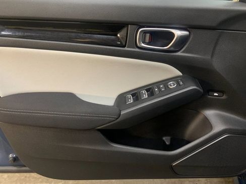 Used 2025 Honda Civic Sport image 12