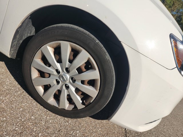 Used 2019 Nissan Sentra S FWD image 2