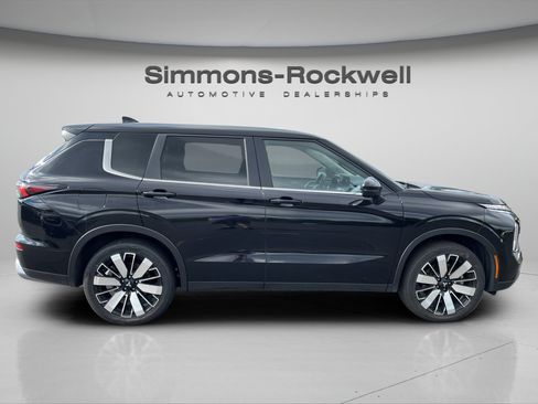 Used 2025 Mitsubishi Outlander SE AWD/4WD image 6