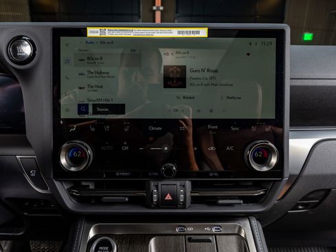 Used 2025 Lexus GX 550 w/ Accessory Package (2T) image 23