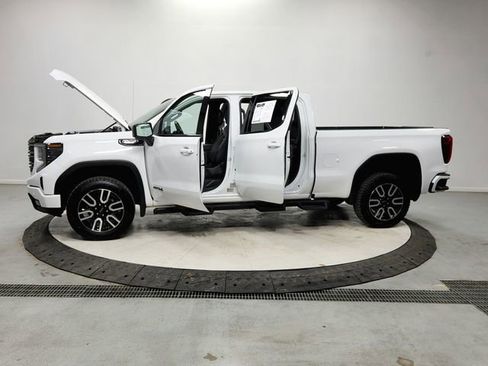 Used 2023 GMC Sierra 1500 AT4 w/ AT4 Preferred Package image 12
