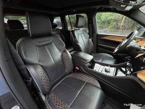 Used 2022 Jeep Grand Cherokee Summit AWD/4WD image 2