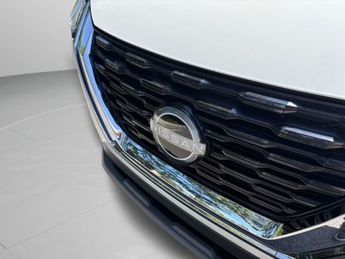 Used 2023 Nissan Rogue S FWD image 30