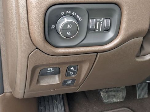 New 2026 RAM 1500 Laramie AWD/4WD image 15
