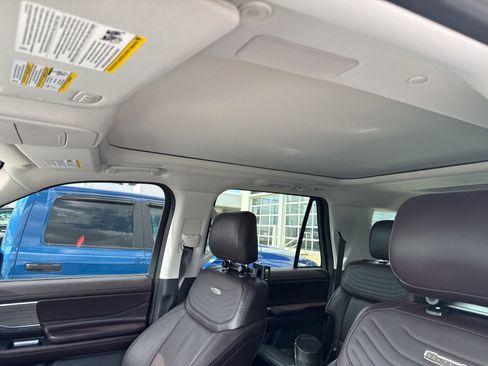 Used 2025 Ford Expedition Max Platinum w/ Platinum Ultimate Package AWD/4WD image 15