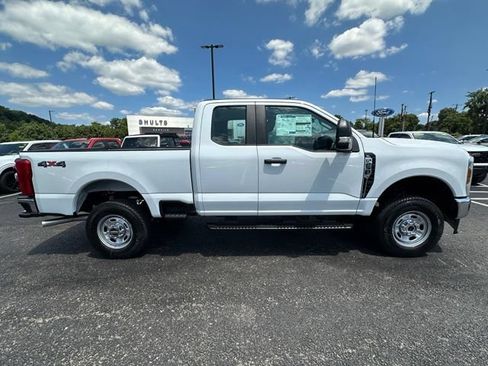 New 2026 Ford F250 XL w/ XL Chrome Package AWD/4WD image 4