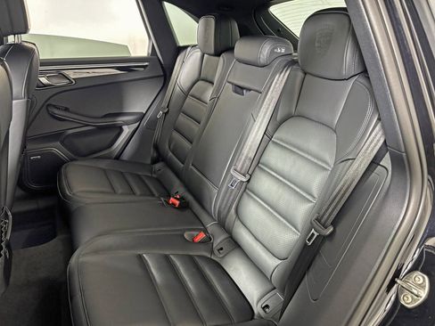 New 2026 Porsche Macan image 34